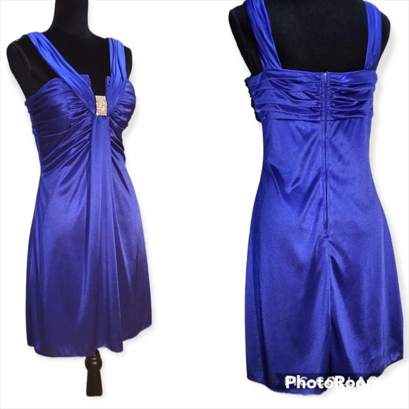 MASQUERADE PROM/SPECIAL OCCASION DRESS - Picture 2 of 7